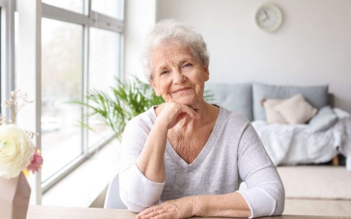 Opiekunka osób starszych – ważny zawód wspierający naszą społeczność