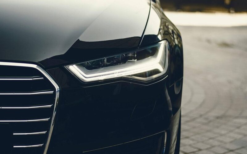 Jak zadbać o nowe auto, żeby po latach wyglądało jak nowe?